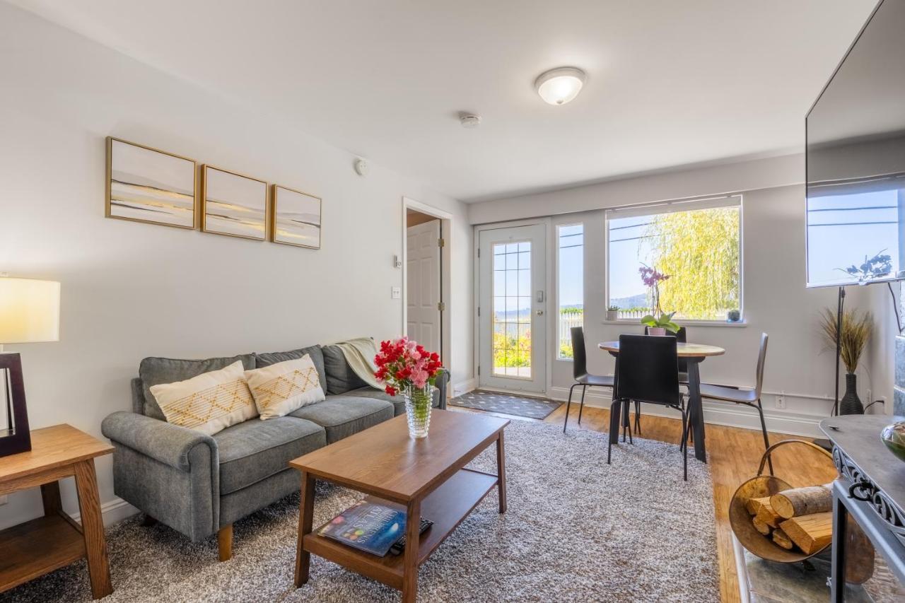 Two Bedroom With Amazing Ocean View North Vancouver Exterior photo